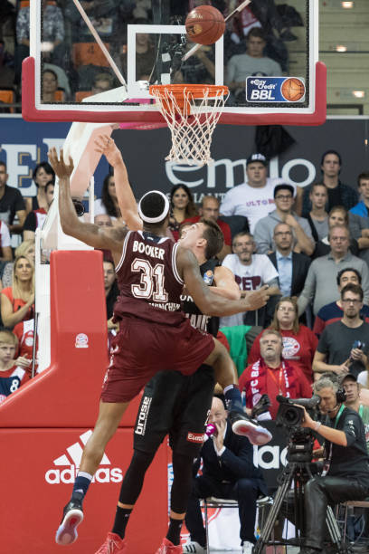 前辈相比 前辈相比