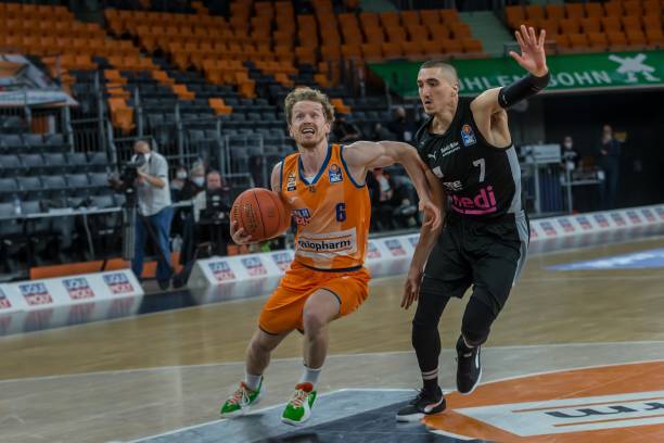 都在本场比 都在本场比