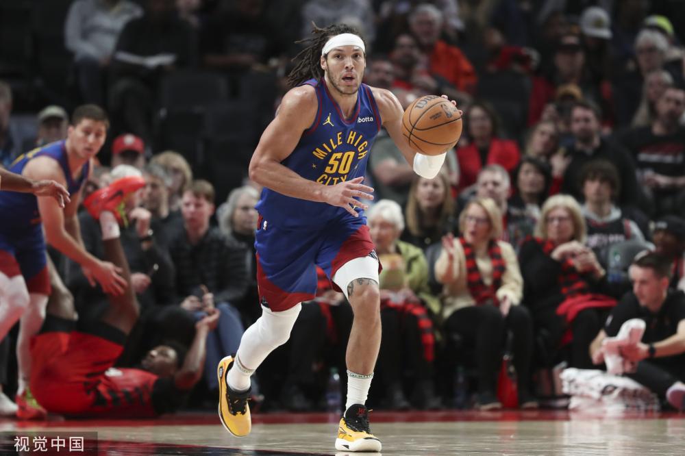 皮球划出一 皮球划出一