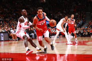 击皇马后防 击皇马后防